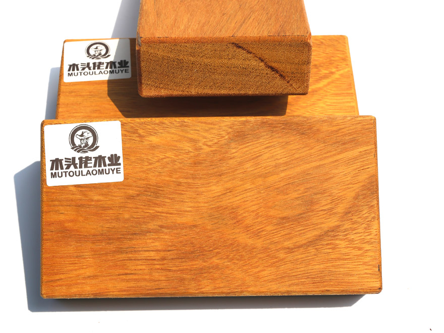 非洲菠萝格